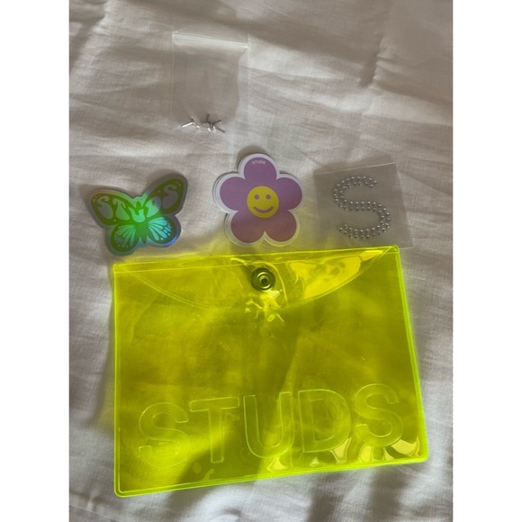 🌸✨NWT STUDS brand - Four Pack of 6 mm Silver Flatback Posts - Picture 1 of 7